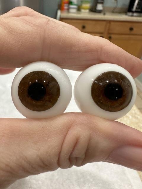 Round Glass Eyes